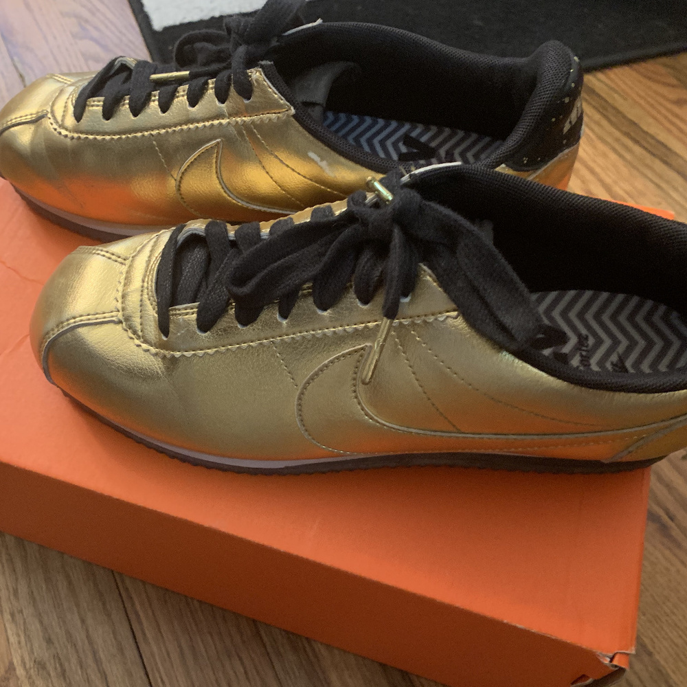 Nike W Classic Cortez Leather SE, Gold, US 9.5